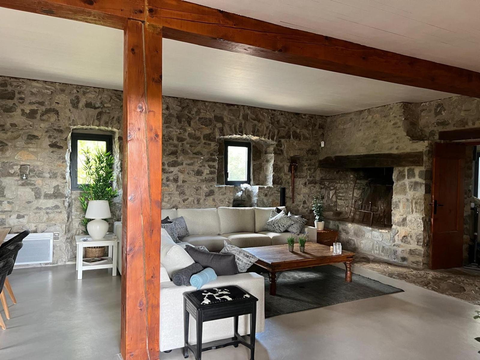 הוילה לס ואנס Luxurious Family House With Pool In Ardeche. מראה חיצוני תמונה
